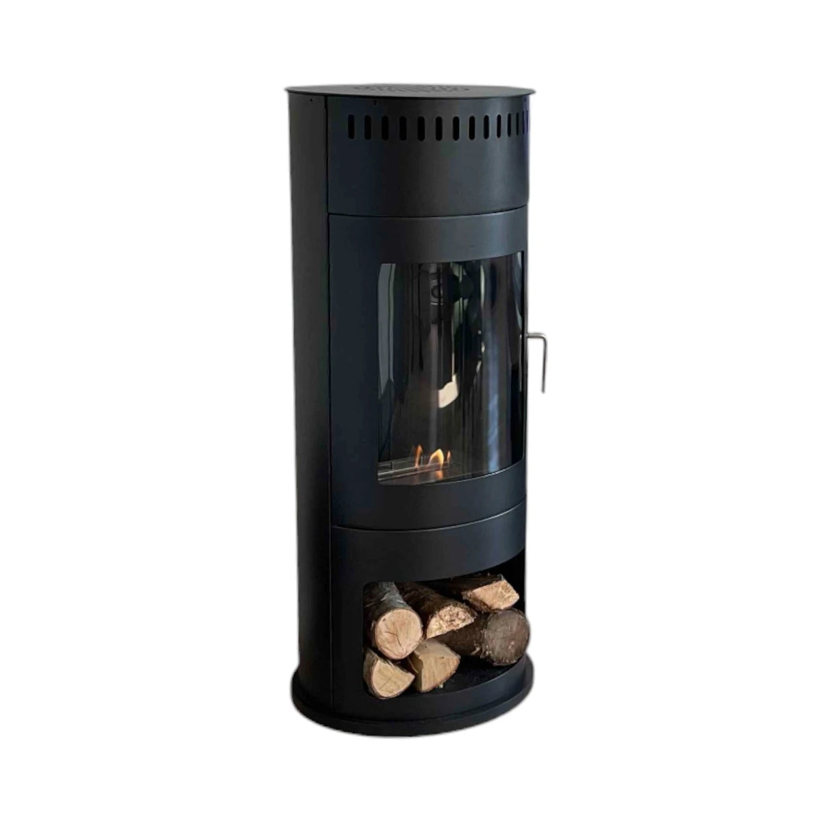 ScandiFlames Washington black bioethanol stove with lit flames, studio shot from a different angle